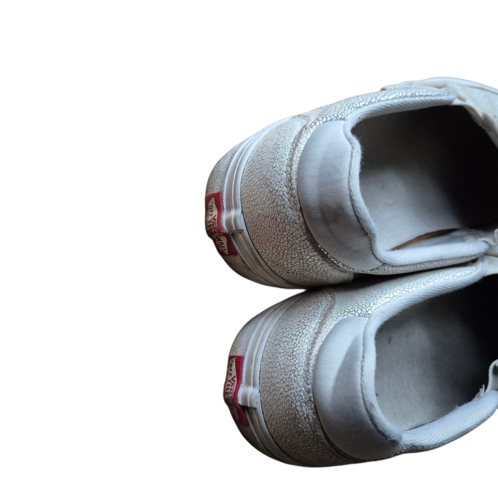 11 Vans Silver Flats Sleek and Comfortable - Picture 4 of 7